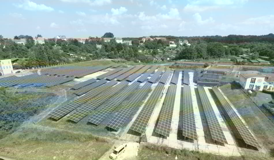 Errichtung Sicherheitszaun der Photovoltaik Anlage